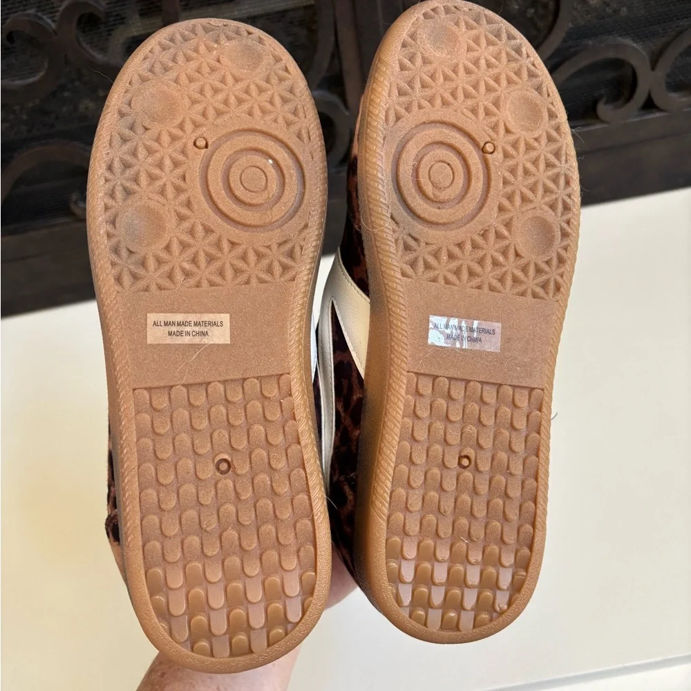 NWOB DV by Dolce Vita Quantum Charm Leopard Sneakers 9.5 - Picture 7 of 9